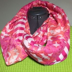 NWT Charlie Paige Floral Infinity Scarf